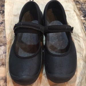 Keen moxie Mary Jane girls size 2